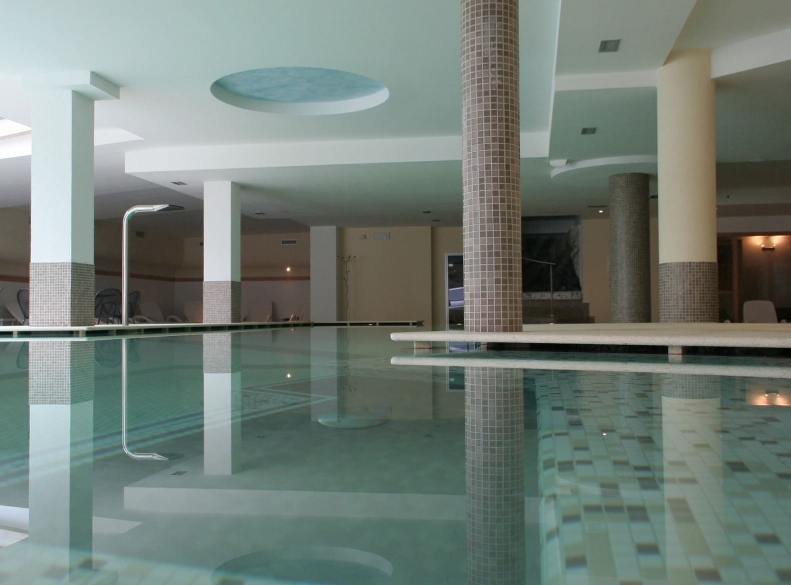 Piscina Hotel Alpine Mugon Piscina Hotel Alpine Mugon